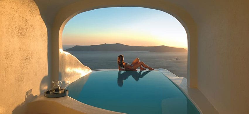 5 Hotels with in-room pool in Santorini